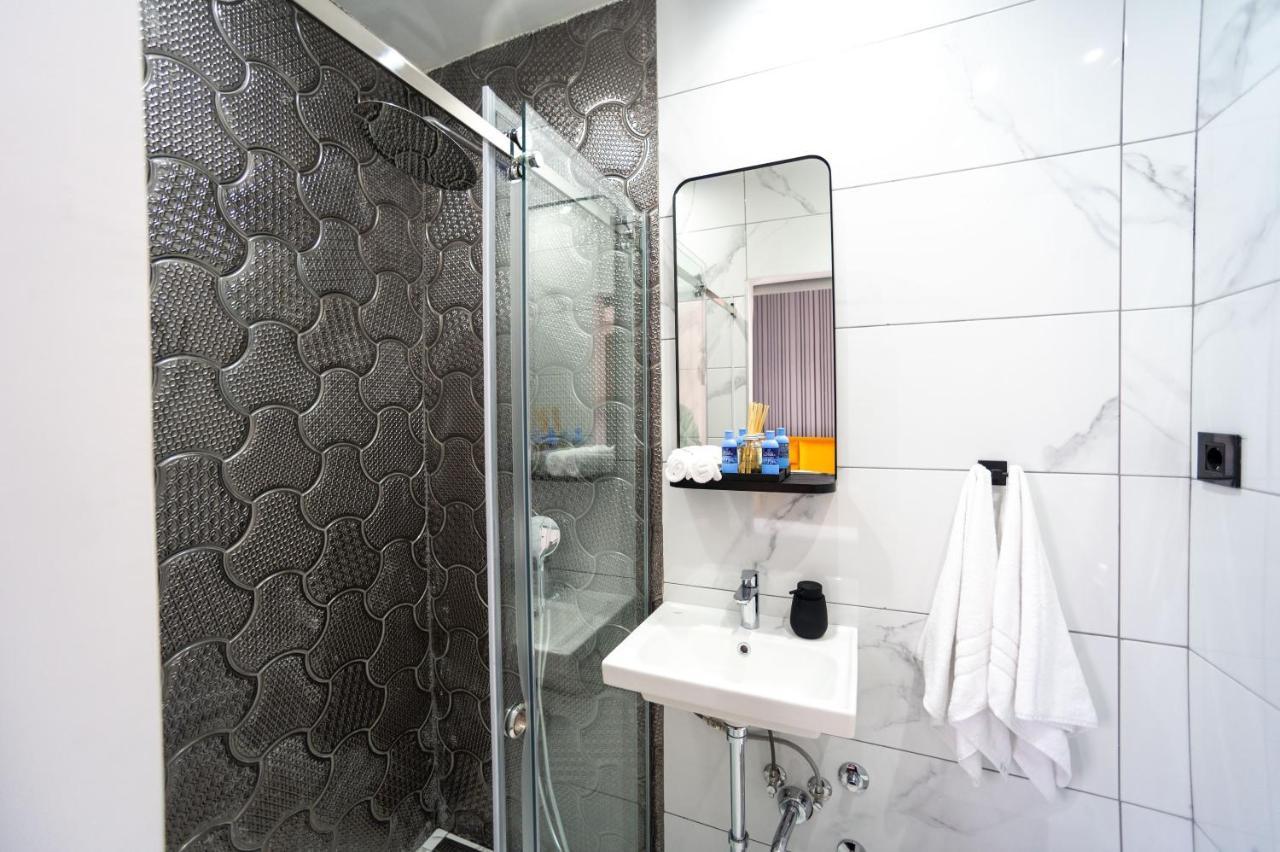 Natali Luxury Suites- Mini Rooms Belgrad Exteriör bild